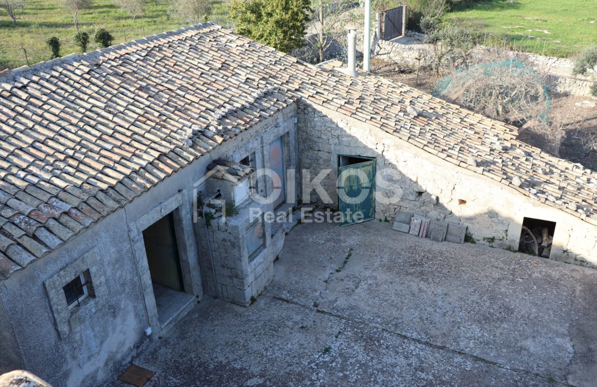 Antico casale siciliano in c da Rigolizia 06