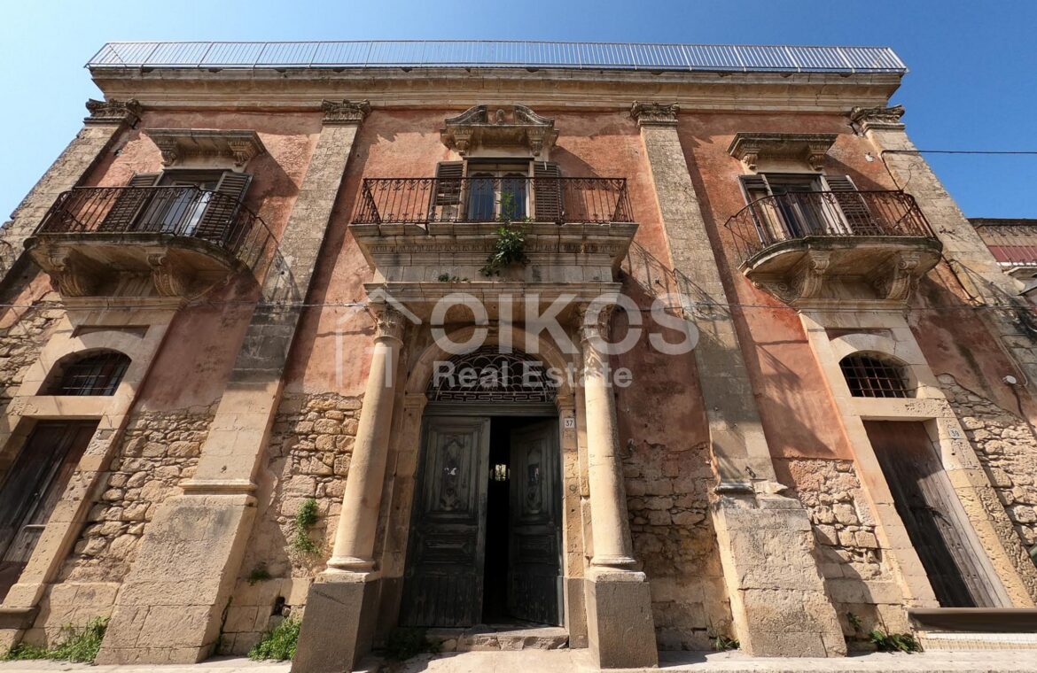 Antico Palazzo Nobiliare36